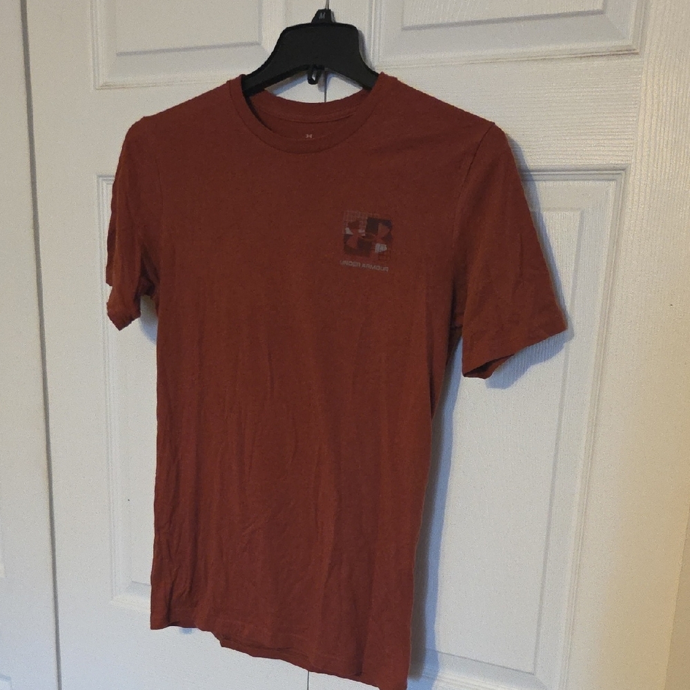Under Armour Men's Short Sleeve Tee in Rust